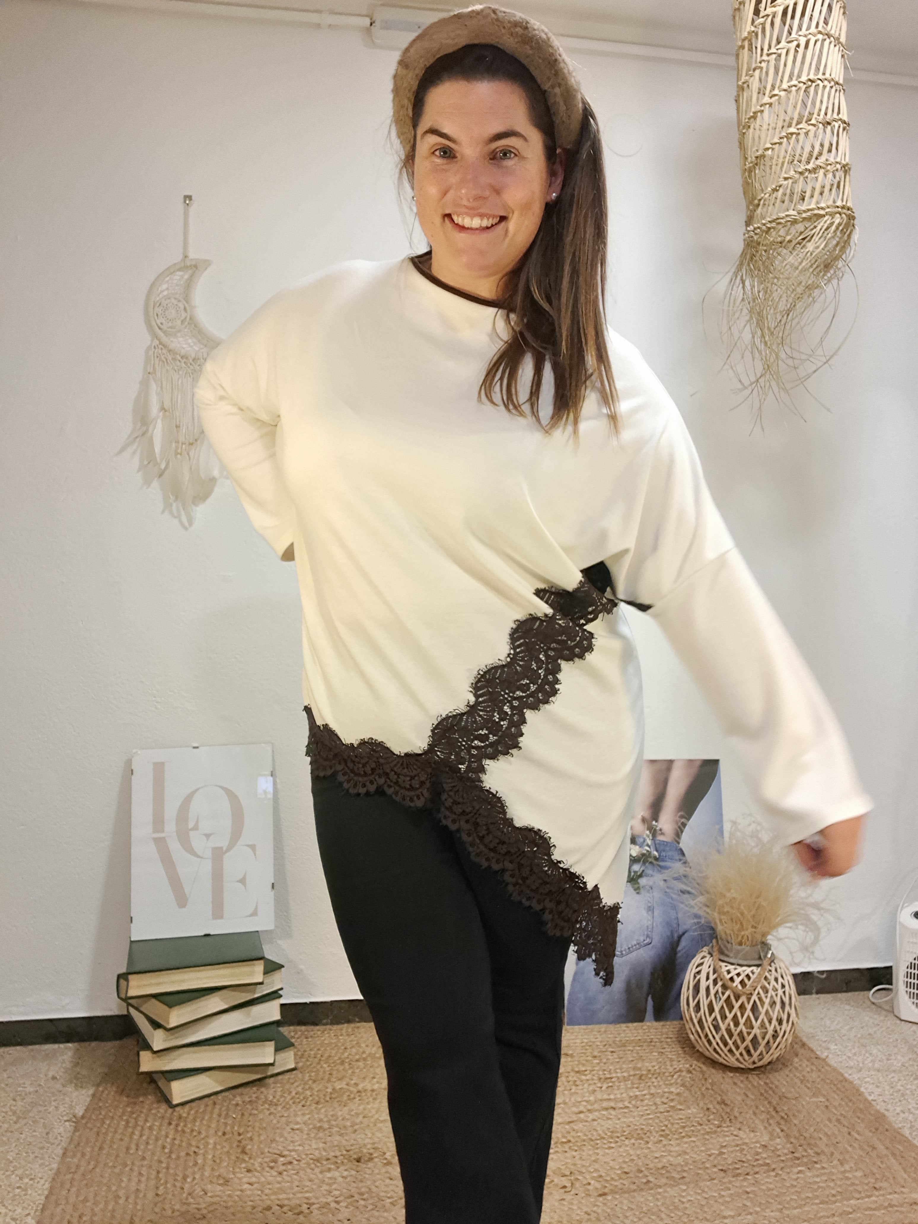 Samarreta blanca asimètrica