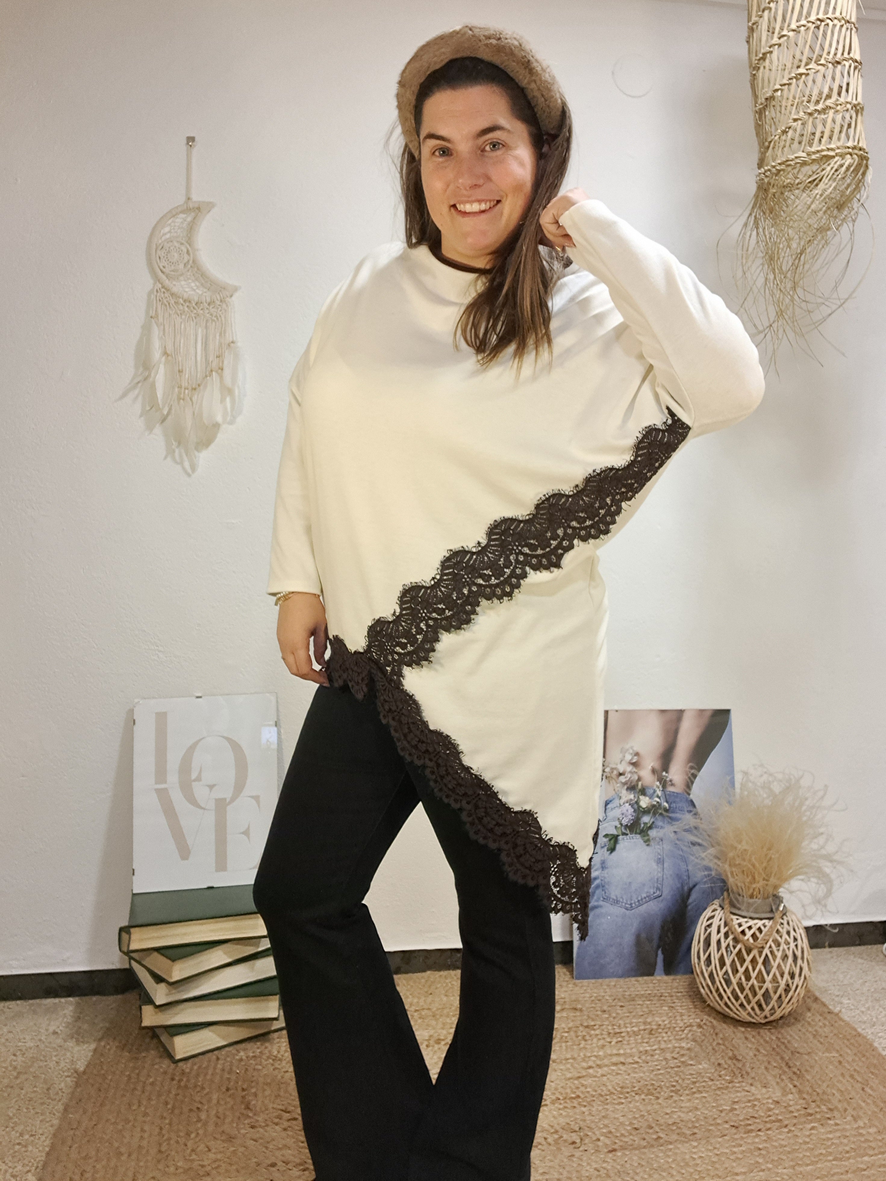 Samarreta blanca asimètrica