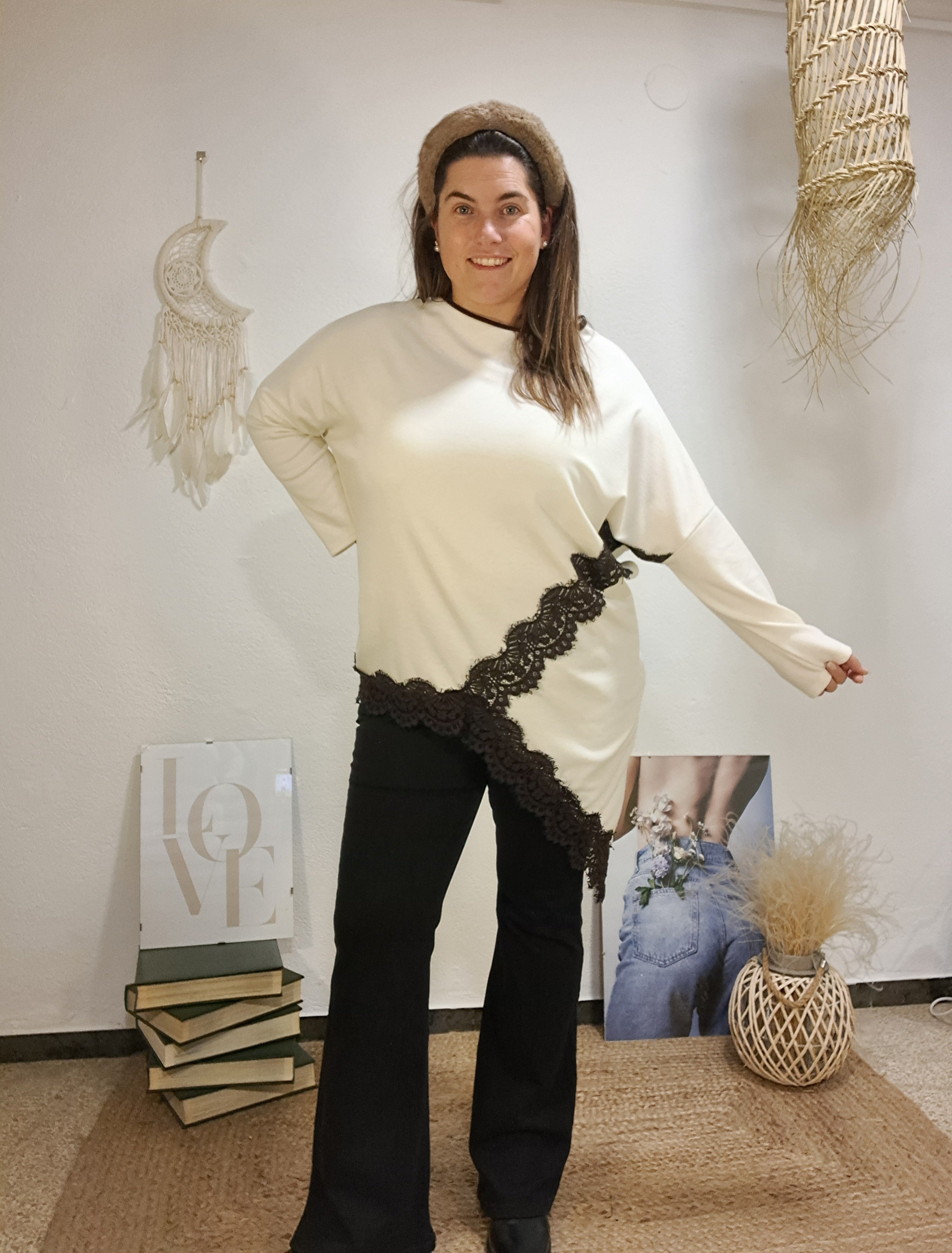 Samarreta blanca asimètrica